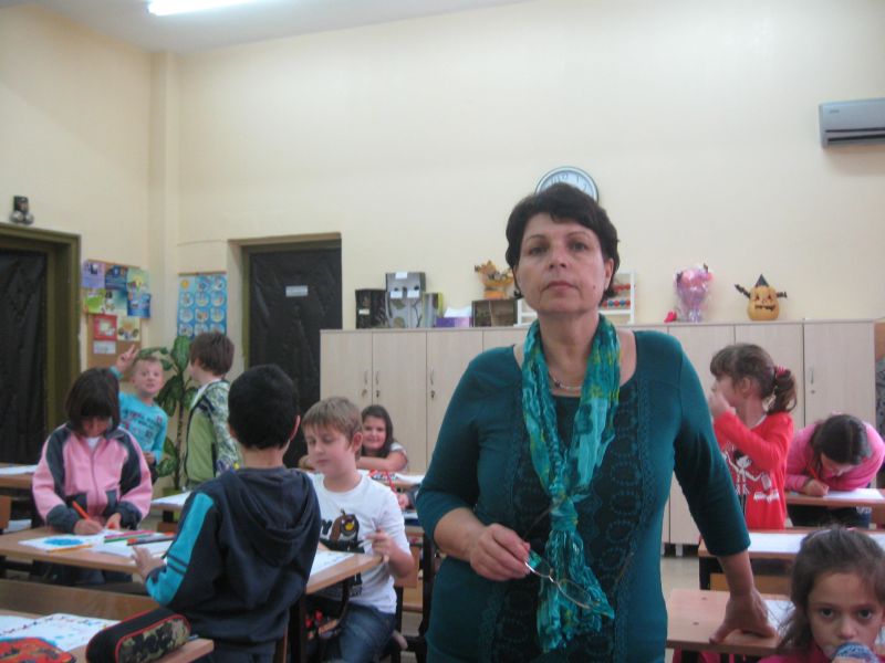 2 а клас и Димитринка Кръстева - Класен ръководител